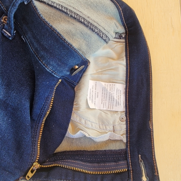 LEE...Dark Blue Denim Skirt - Picture 3 of 7